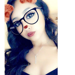 Meet your Posher, Madeleine b